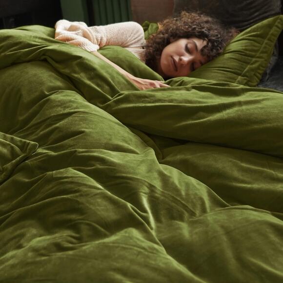 🆕 Olive Green Velvet Luxury Duvet Set Bedding High End Hotel Vibes KING - Picture 2 of 9